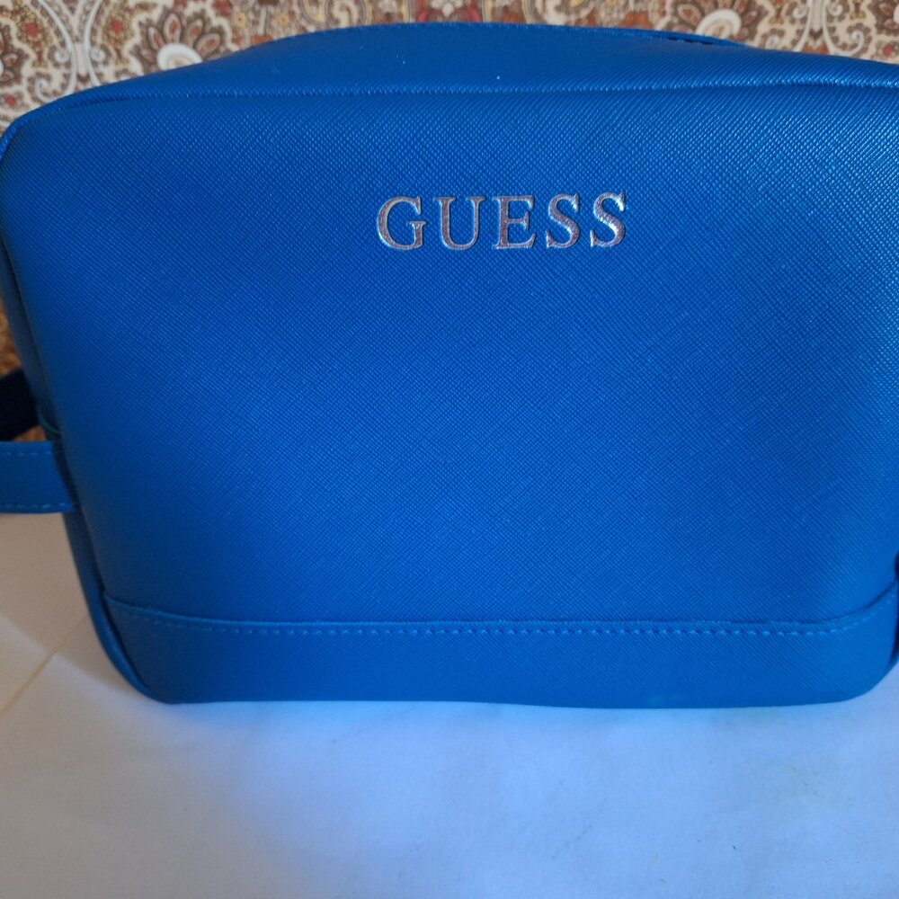 Guess travel bag  new Unisex
